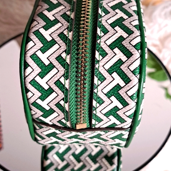 Tory Burch NWTs Cosmetic Pouch - Picture 6 of 10